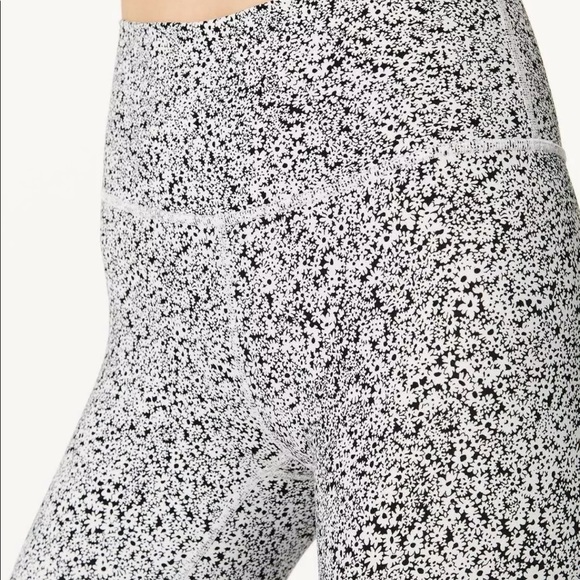 NWOT Lululemon Wunder Under Crop Full-On Luxtreme - Picture 4 of 4